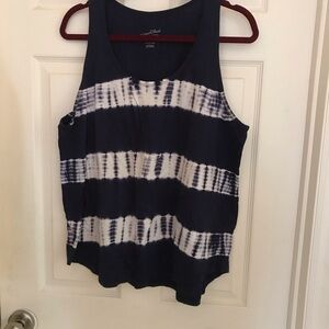 Universal Threads tank top in 2XL. Navy & white.